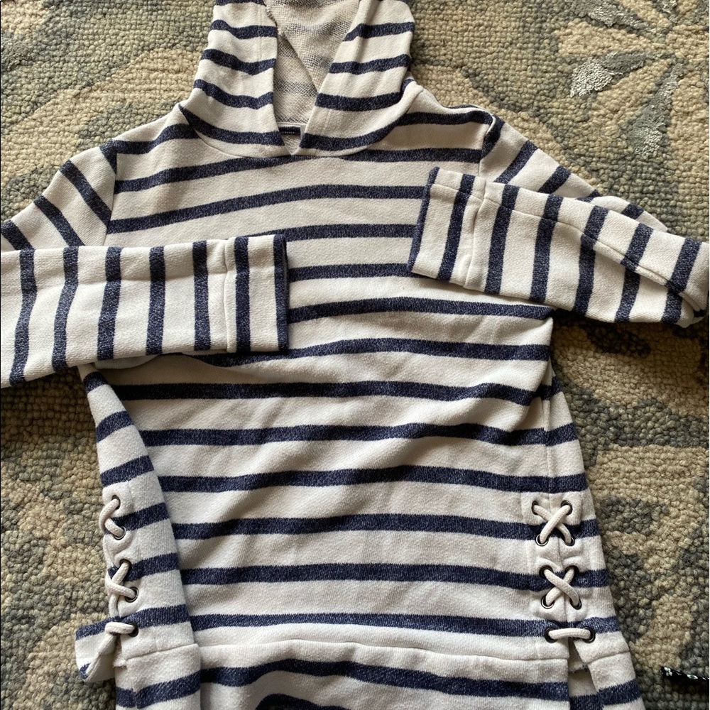 kids old navy sweatshirt
